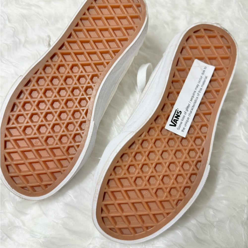 Vans - Picture 2 of 5